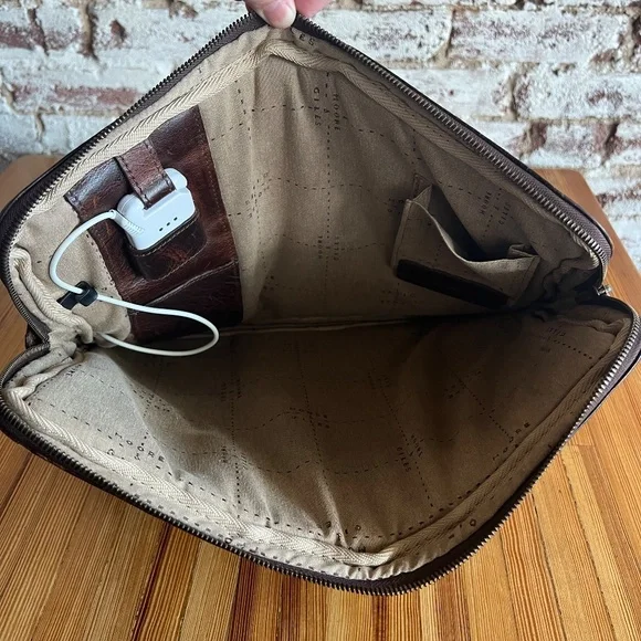 Moore and Giles Laptop Sleeve with Rechargable Battery, Titan Milled Brown